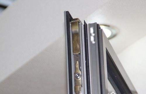 断桥铝门窗五金配件在建筑节能上的作用